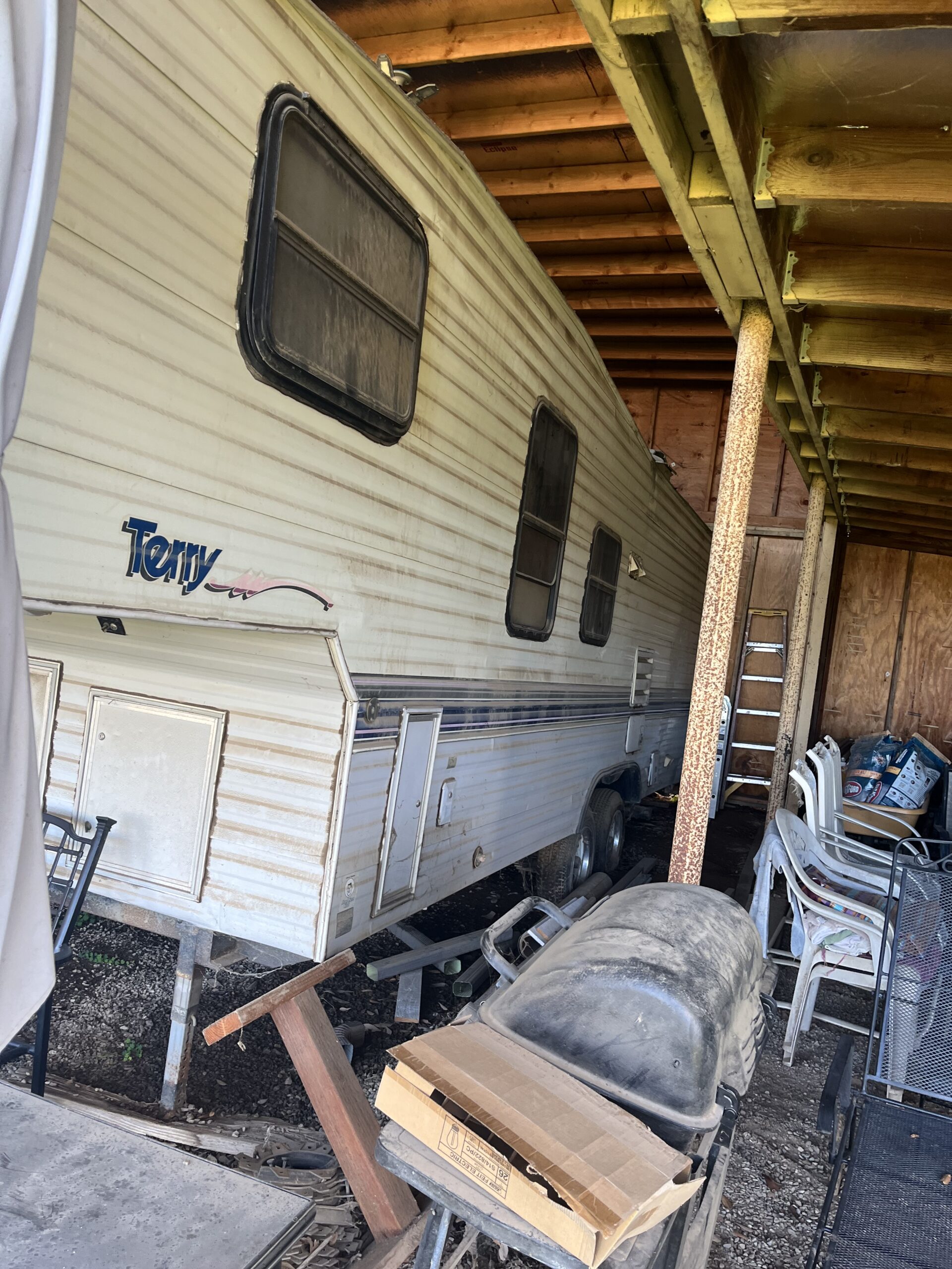 5th Wheel Removal Garbage Service